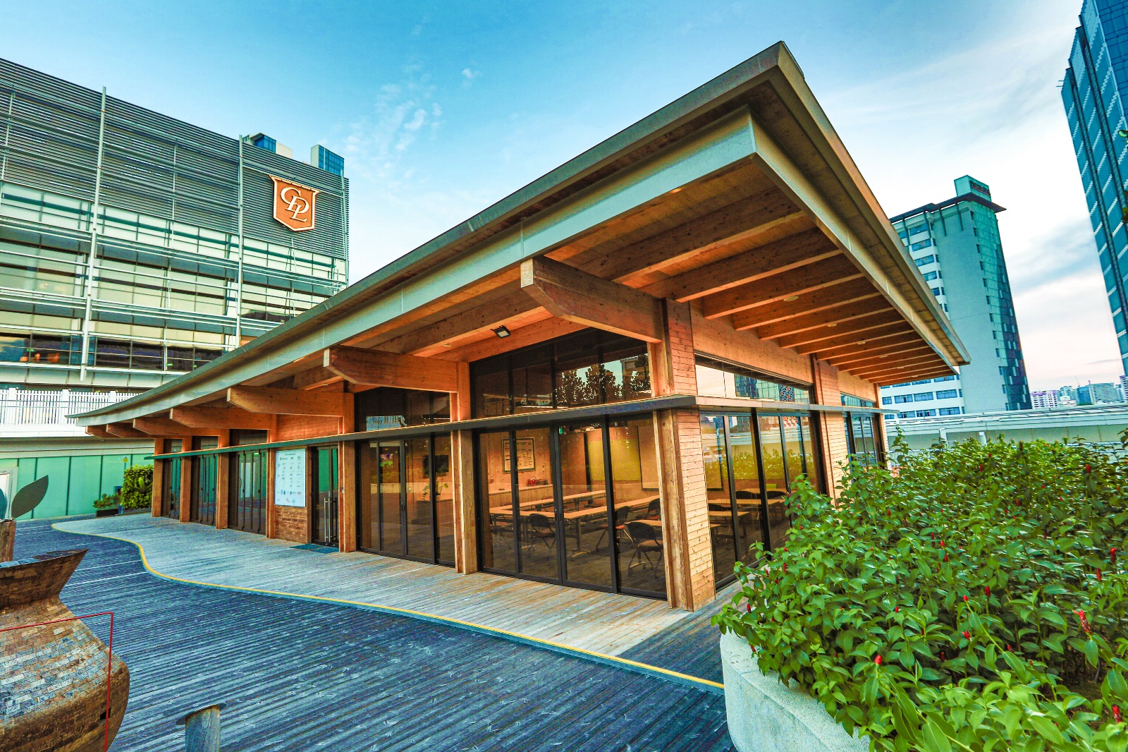 Constructing collaborative spaces to empower sustainability